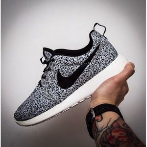 Nike Speckled “Oreo” Women’s Roche Runs